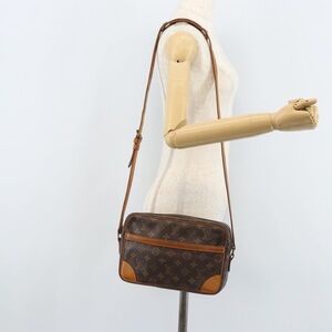 🖤 Pre-Loved Vintage Louis Vuitton Monogram Shoulder Bag – Timeless Classic 🖤
